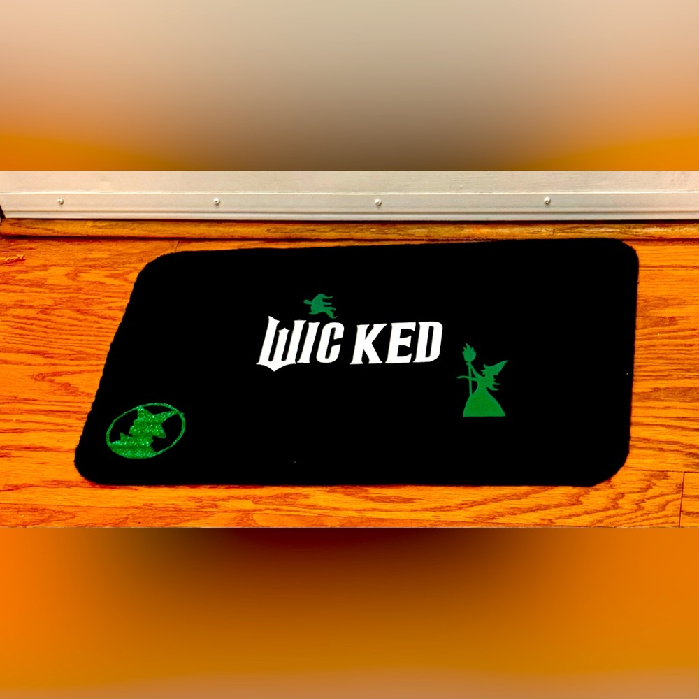 WICKED Elfaba Witch of the West DoorMat - she's back!
